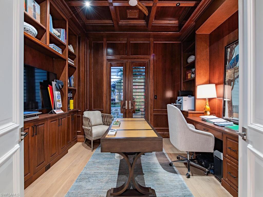 3243 Gin Lane Naples, FL 34102 - Photo 18 of 46