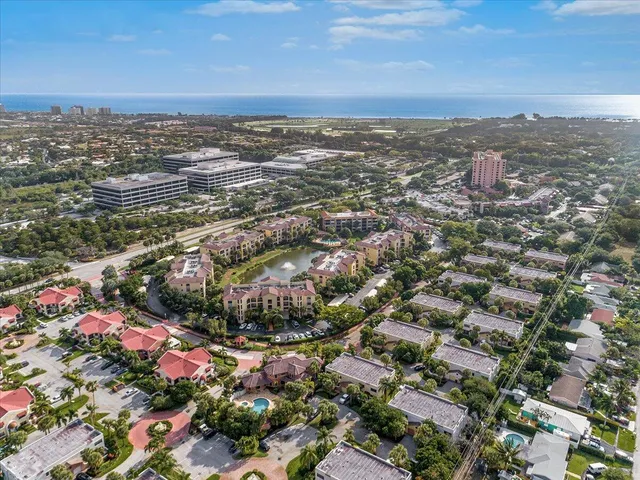 $425,000 | 41 Uno Lago Drive, Juno Beach, FL 33408