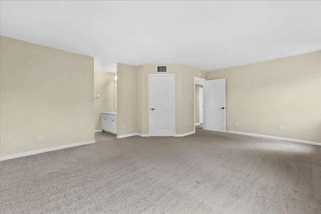 $425,000 | 41 Uno Lago Drive, Juno Beach, FL 33408