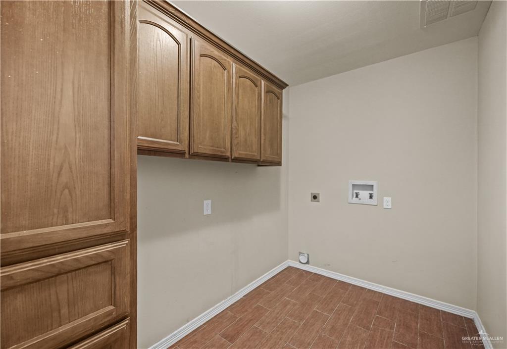 2608 Flamingo Avenue Mission, TX 78574 - Photo 20 of 27 a view of a closet