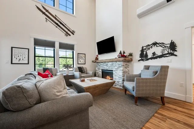 $1,095,000 | 239 Skimobile Road, Unit 314, Conway, NH 03860