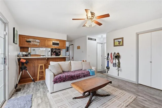 $310,000 | 522 Forest Glen Lane, Lansing, KS 66043