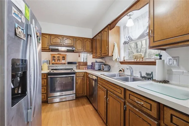 $310,000 | 522 Forest Glen Lane, Lansing, KS 66043