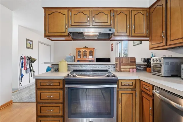 $310,000 | 522 Forest Glen Lane, Lansing, KS 66043