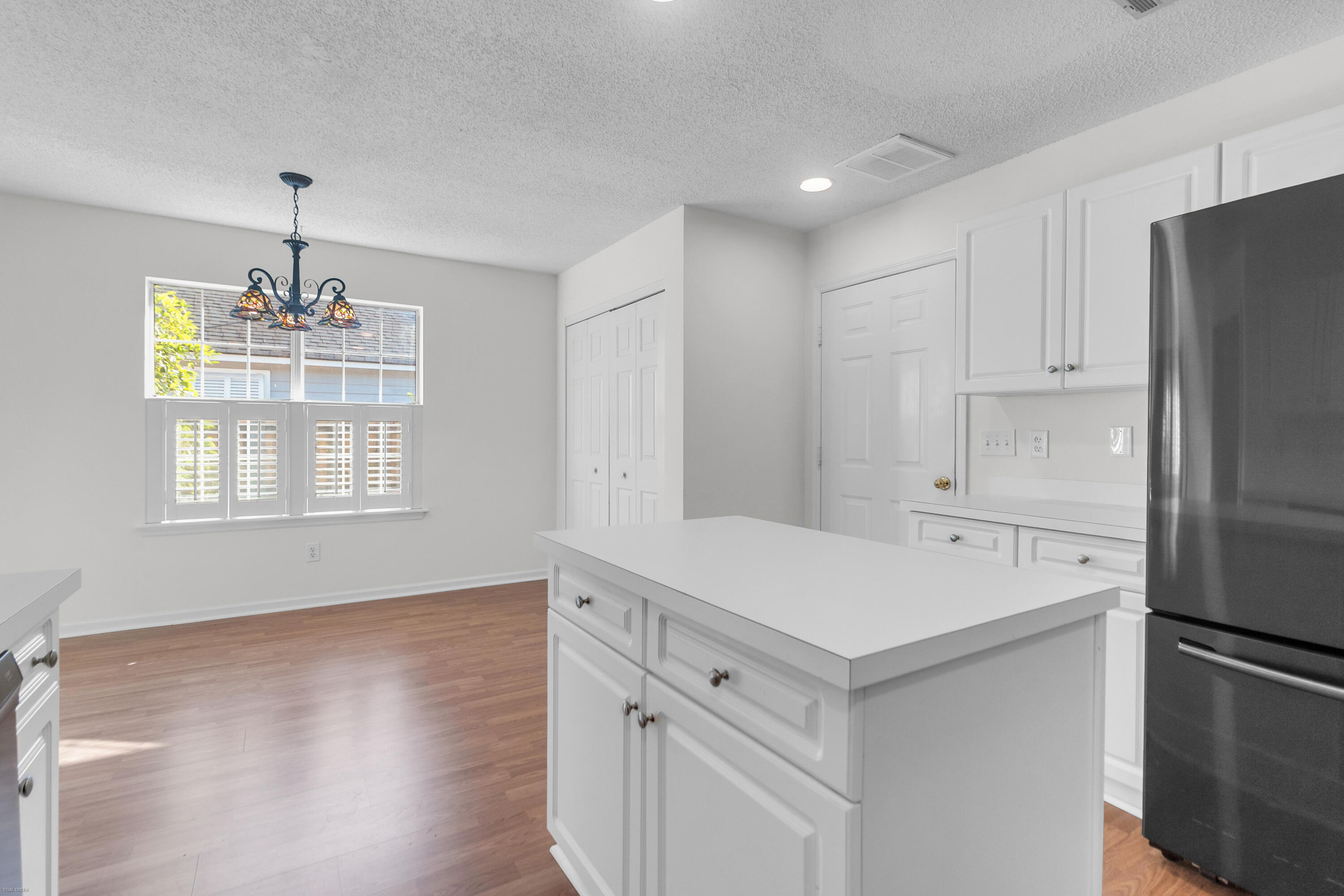 1310 Pilsdon Crest Mount Pleasant, SC 29464 - Photo 16 of 41 Kitchen