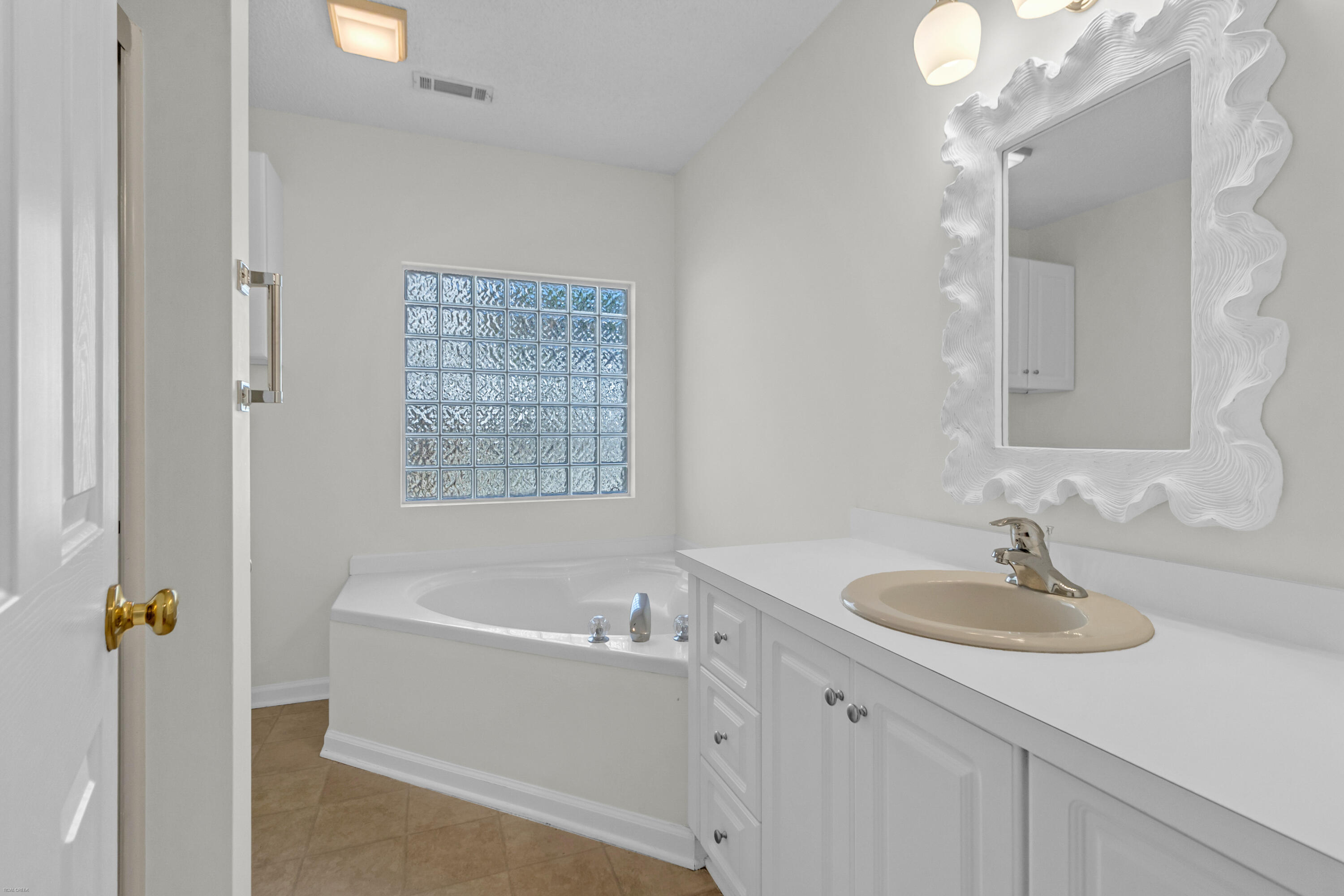 1310 Pilsdon Crest Mount Pleasant, SC 29464 - Photo 35 of 41 Bathroom