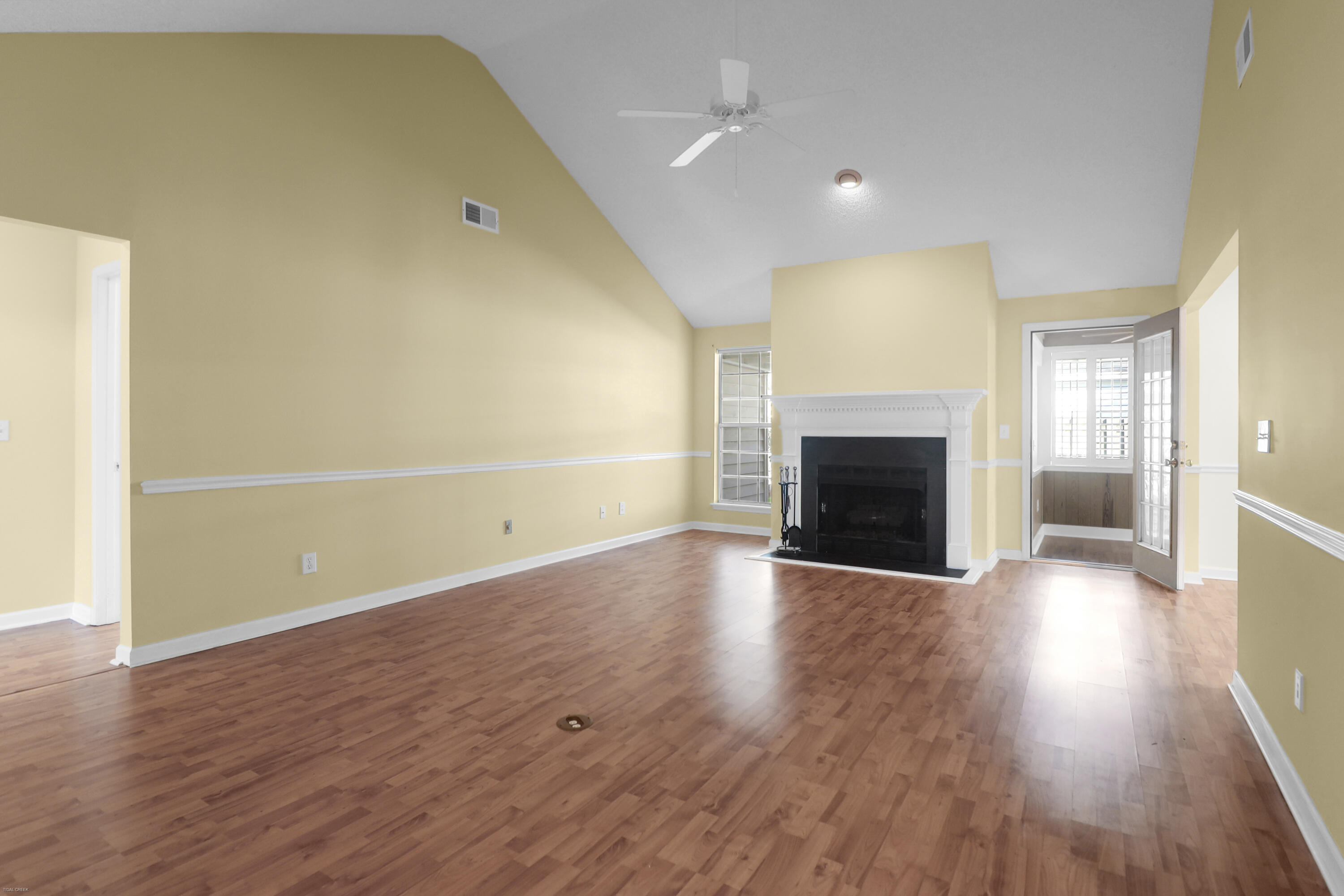 1310 Pilsdon Crest Mount Pleasant, SC 29464 - Photo 5 of 41 Living Room