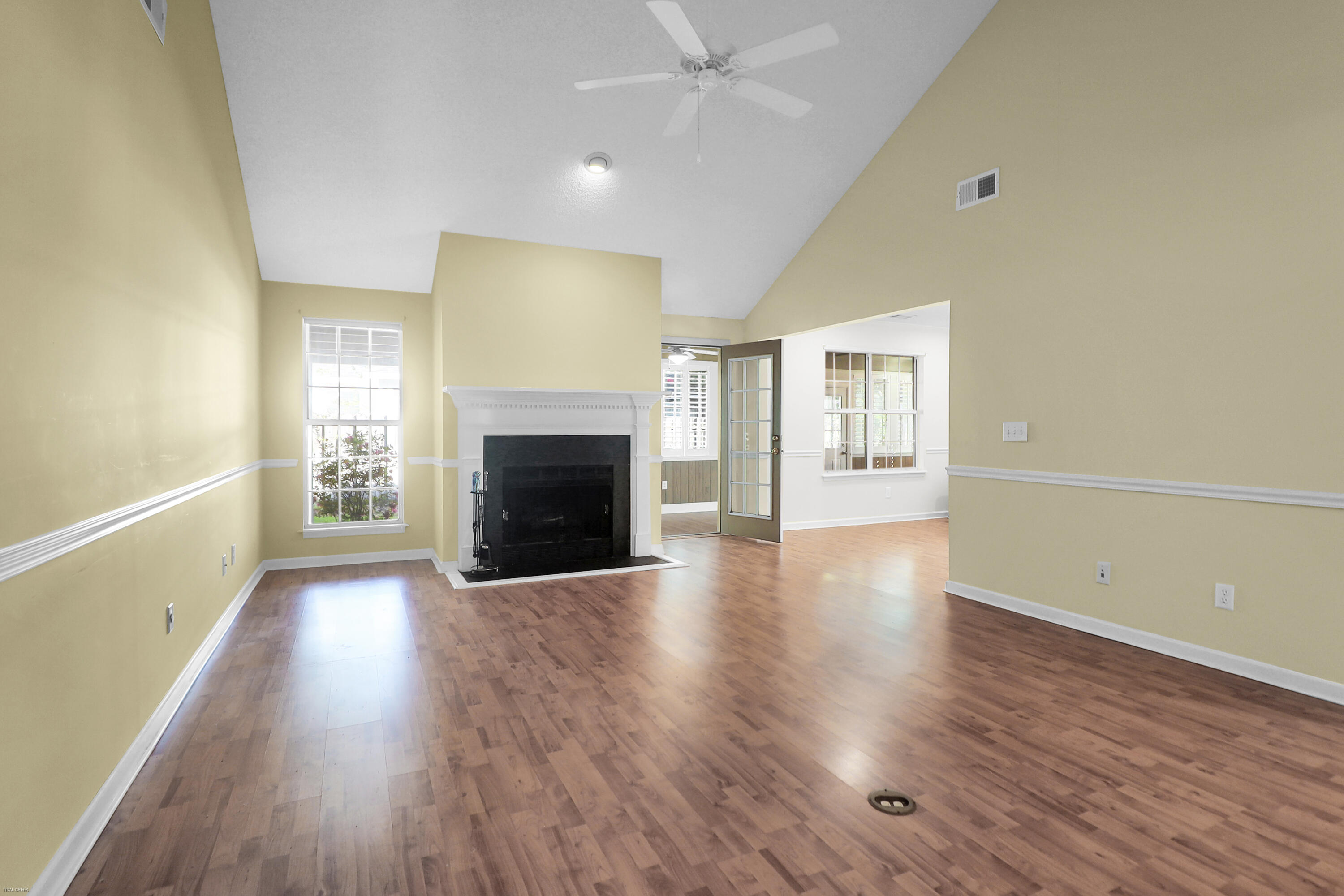 1310 Pilsdon Crest Mount Pleasant, SC 29464 - Photo 6 of 41 Living Room