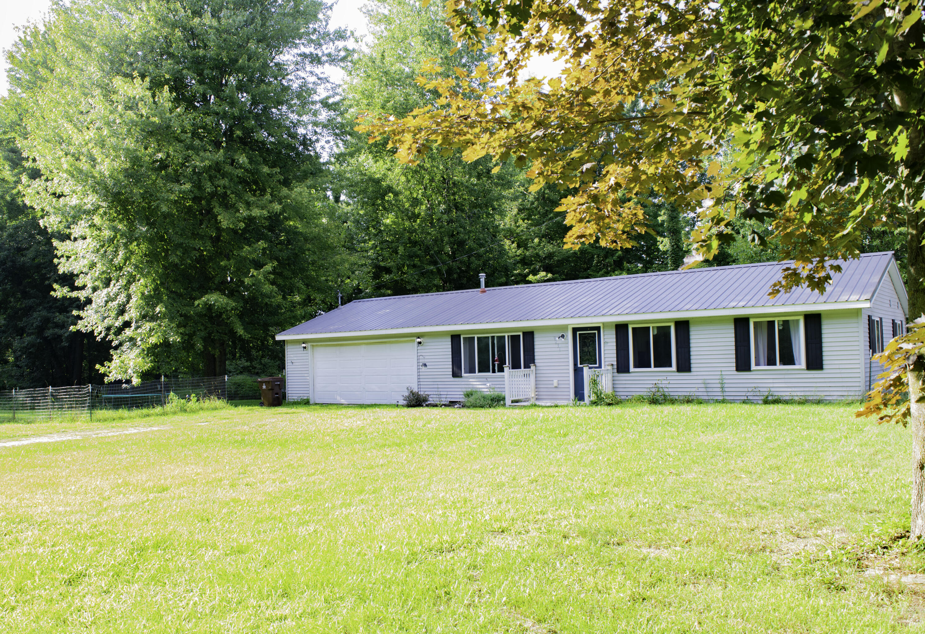9231 East Colby Road Crystal, MI 48818 - Photo 2 of 25 DSC_7201-Edit