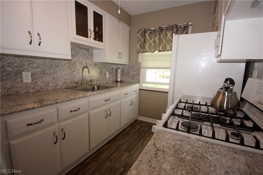 6013 Biddulph Road Cleveland, OH 44144 - Photo 8 of 30 Gallery Image 8