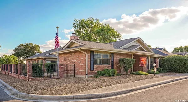 $379,000 | 6118 Crescent Falls, Windcrest, TX 78239