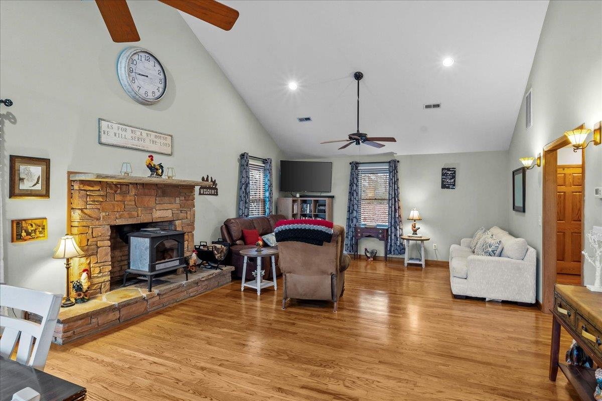 133 Ernestine Hayes Road Pickens, SC 29671 - Photo 8 of 32