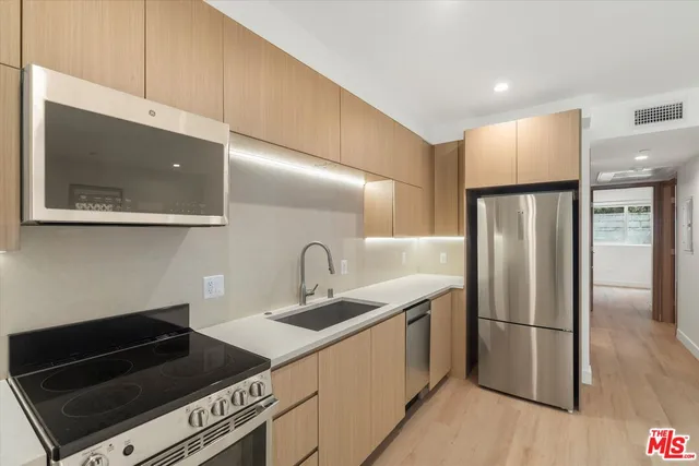 $3,350 | 11023 1/2 Blix Street, North Hollywood, CA 91602