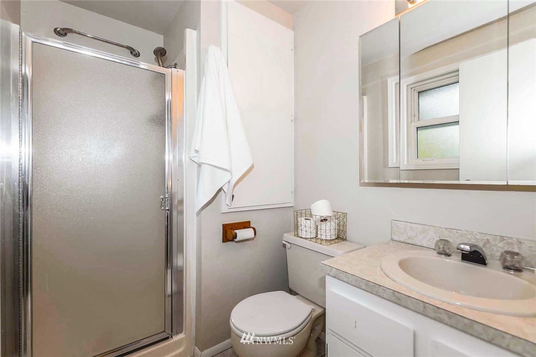 2401 177th Street Southeast Bothell, WA 98012 - Photo 11 of 25