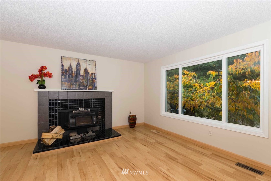 2401 177th Street Southeast Bothell, WA 98012 - Photo 5 of 25