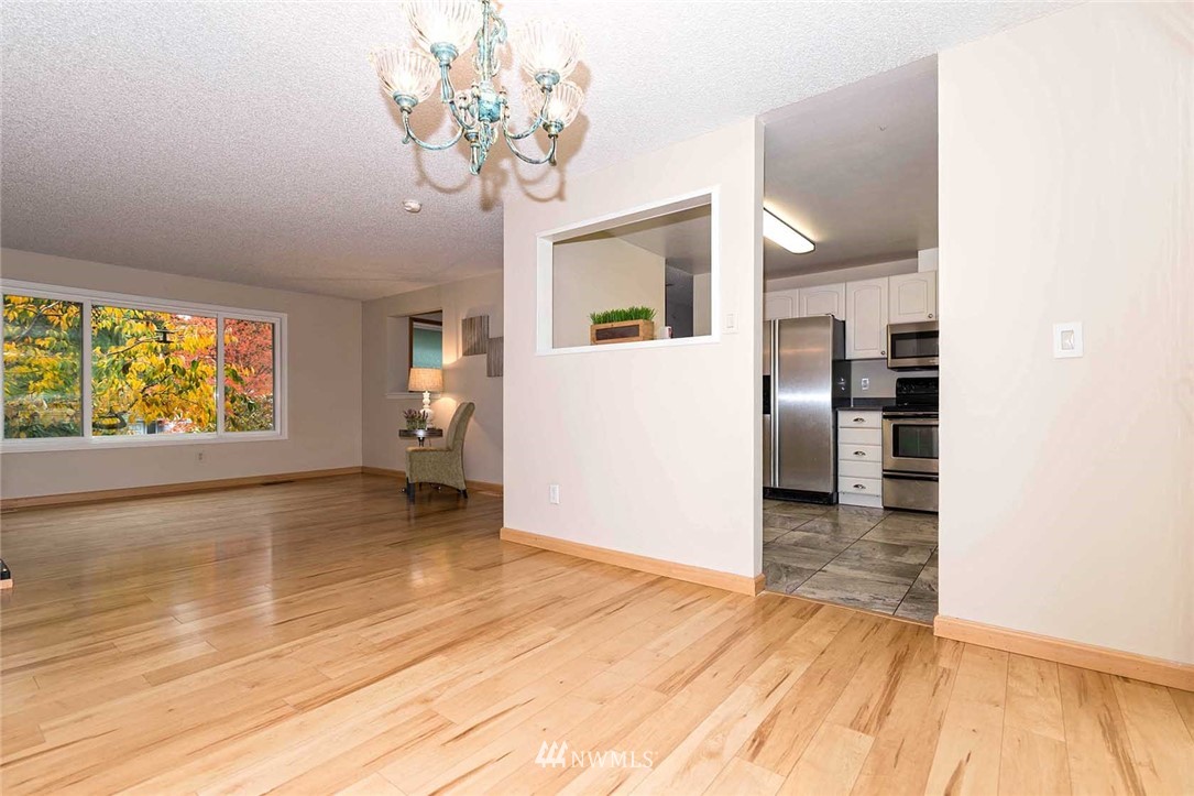 2401 177th Street Southeast Bothell, WA 98012 - Photo 9 of 25