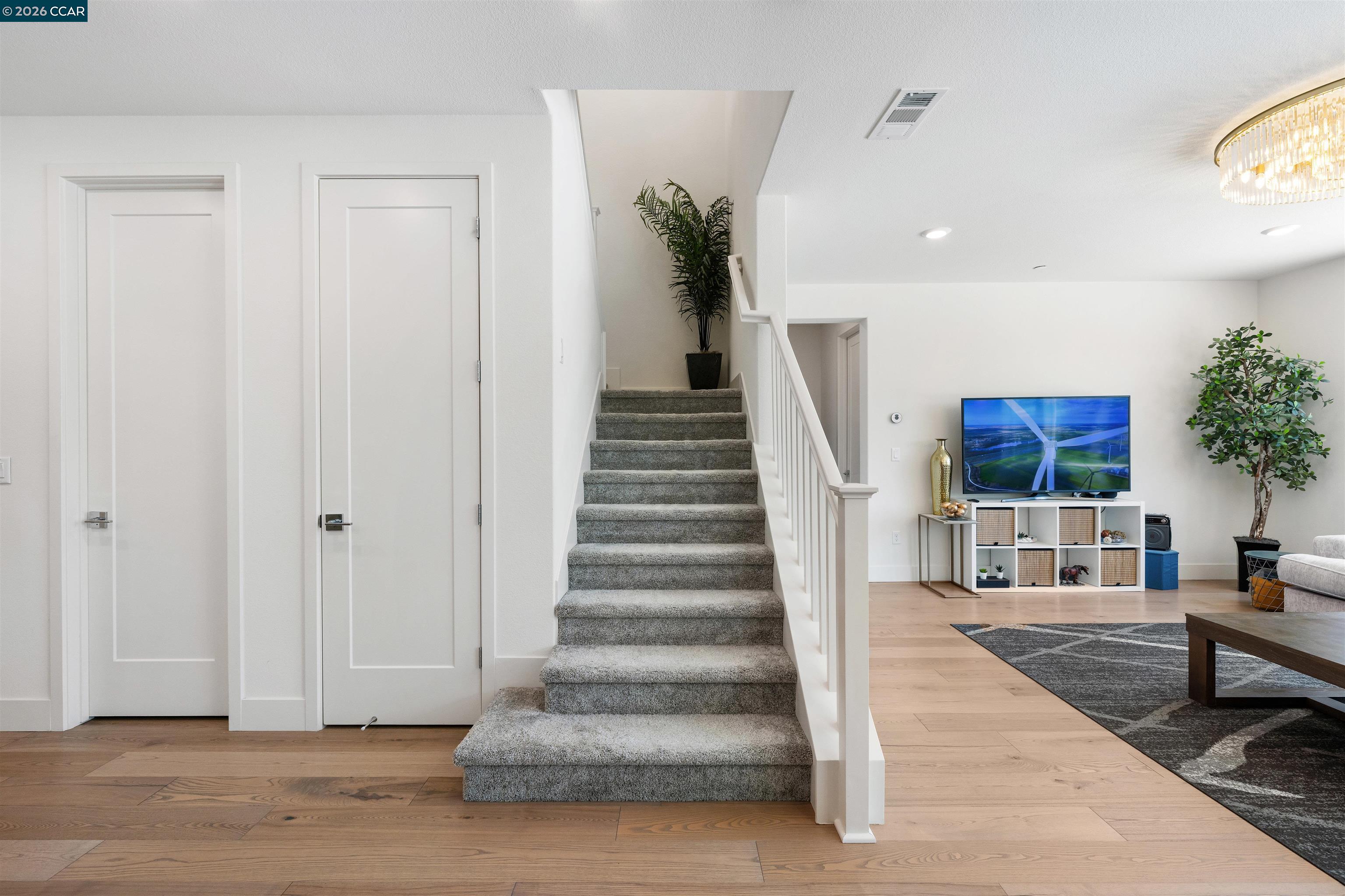 6274 Carousel Avenue Tracy, CA 95377 - Photo 18 of 46 a view of entryway and hall