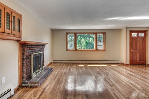 46 Dix Rd Extension Woburn, MA 01801 - Photo 9 of 30 Gallery Image 9