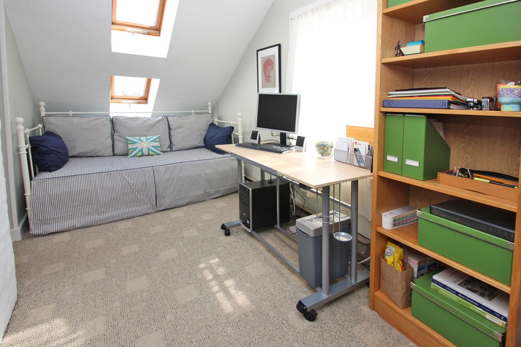 346 Merrimac Street Newburyport, MA 01950 - Photo 21 of 30 a living room with furniture and a flat screen tv