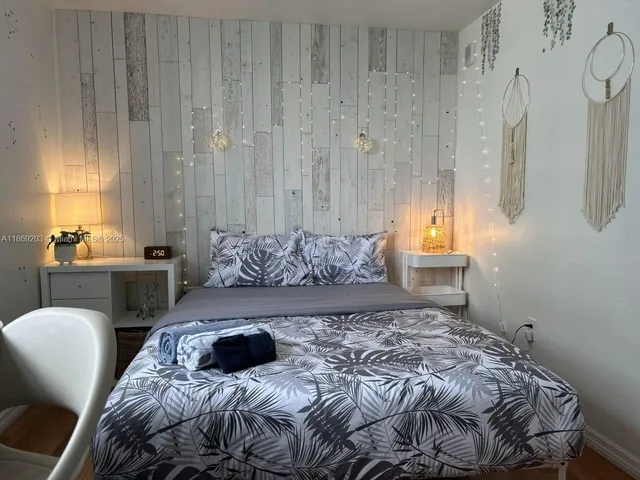 $3,100 | 5880 Collins Avenue, Unit 1007, Miami Beach, FL 33140