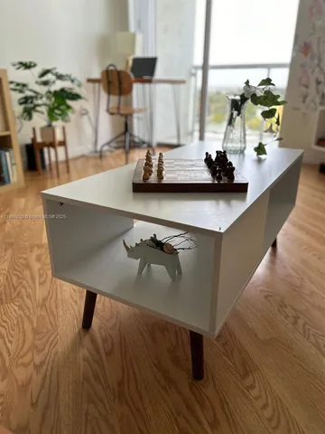 $3,100 | 5880 Collins Avenue, Unit 1007, Miami Beach, FL 33140