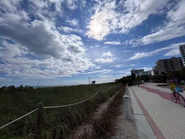 $3,100 | 5880 Collins Avenue, Unit 1007, Miami Beach, FL 33140