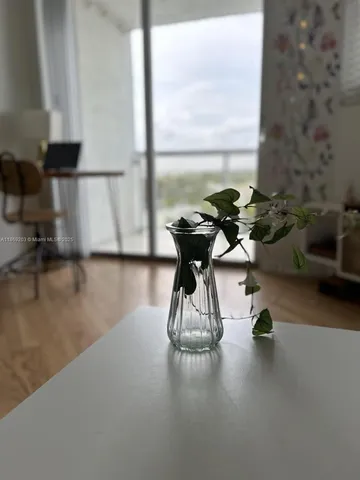 $3,100 | 5880 Collins Avenue, Unit 1007, Miami Beach, FL 33140