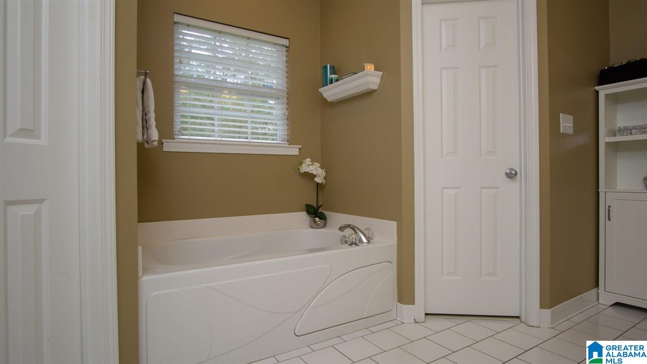 751 Narrows Point Circle Birmingham, AL 35242 - Photo 9 of 20