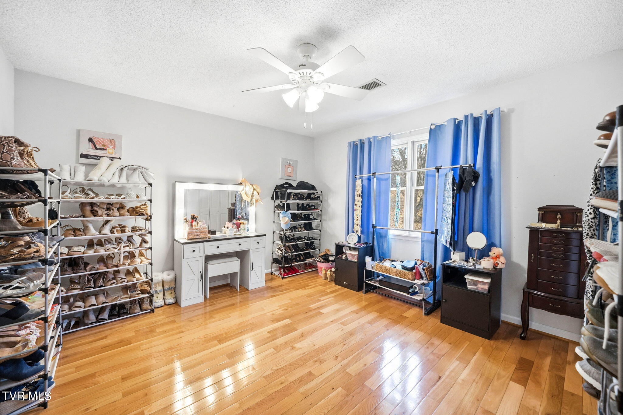 340 Lewis Lane Kingsport, TN 37660 - Photo 30 of 43 17-web-or-mls-340_Lewis Ln-24