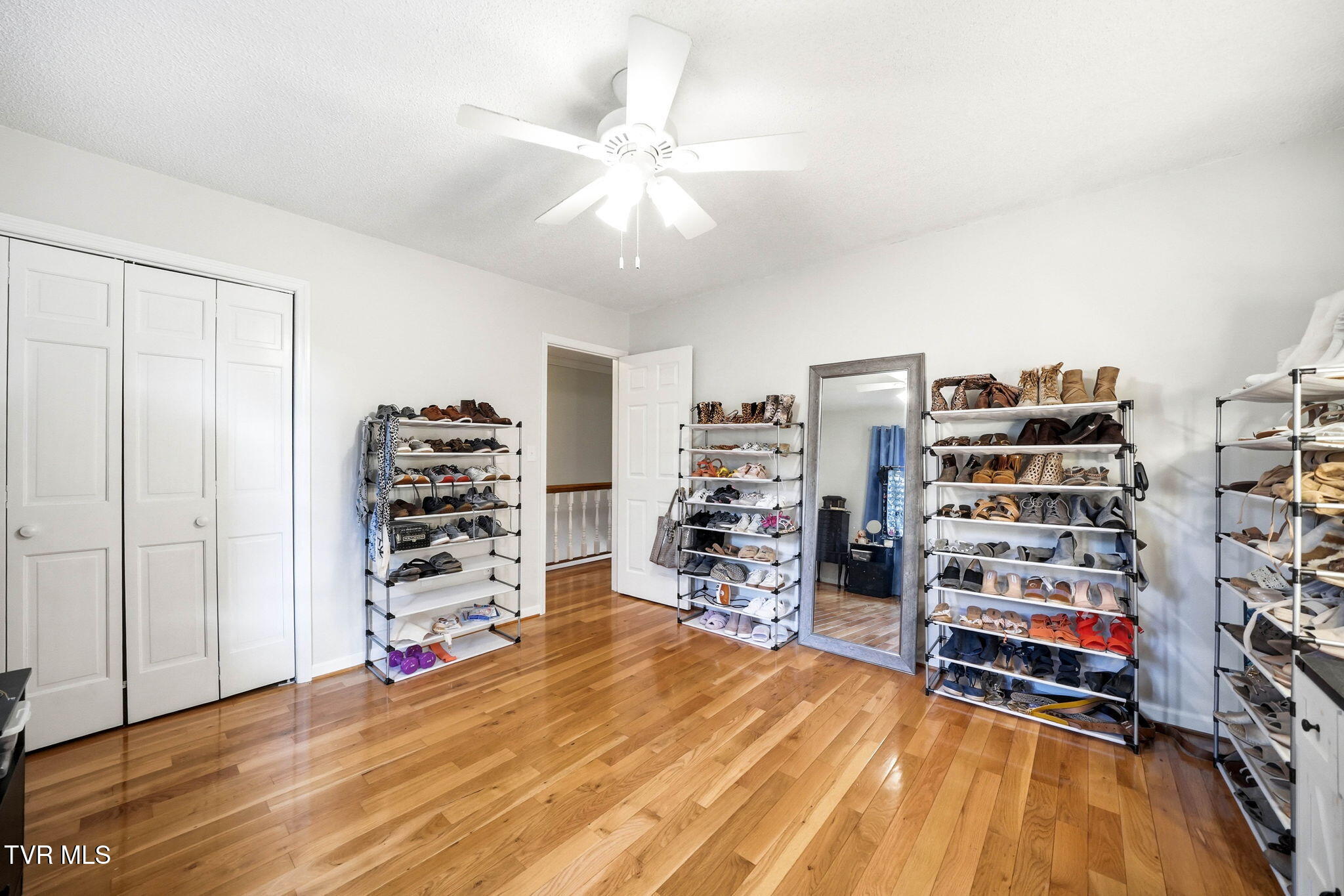 340 Lewis Lane Kingsport, TN 37660 - Photo 31 of 43 18-web-or-mls-340_Lewis Ln-25