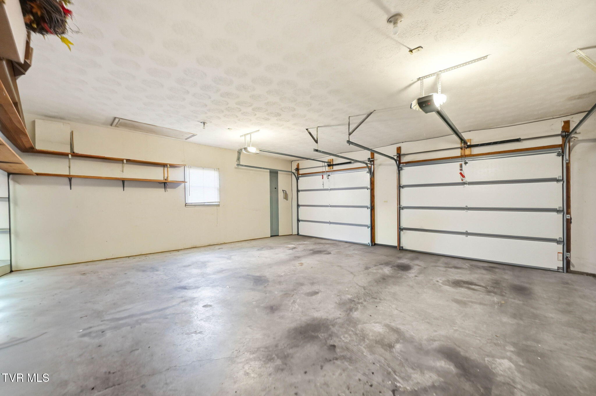 340 Lewis Lane Kingsport, TN 37660 - Photo 34 of 43 25-web-or-mls-340_Lewis Ln-31