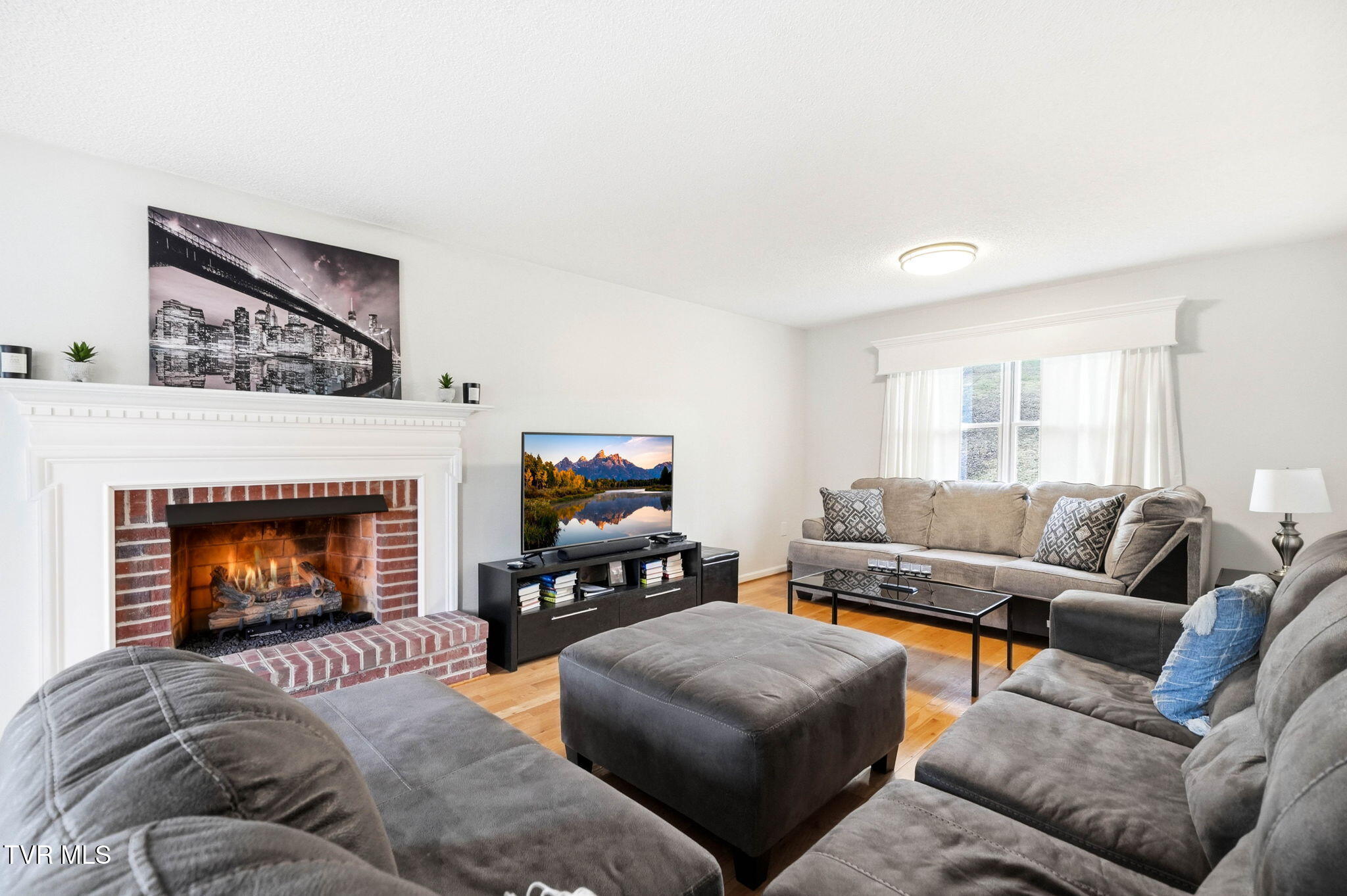 340 Lewis Lane Kingsport, TN 37660 - Photo 5 of 43 40-web-or-mls-340_Lewis Ln-6