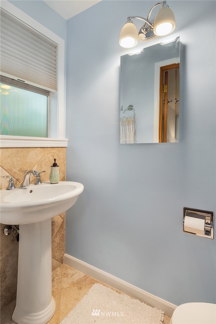 7917 196th Place Southwest Edmonds, WA 98026 - Photo 14 of 23 Gallery Image 14
