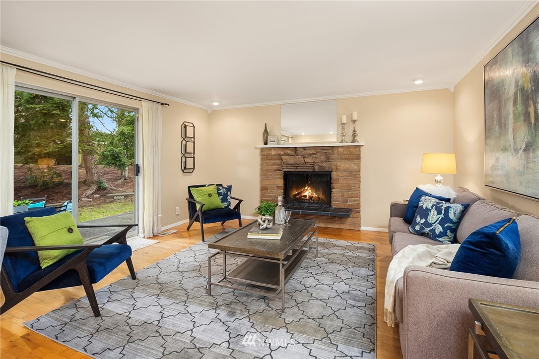 7917 196th Place Southwest Edmonds, WA 98026 - Photo 3 of 23 Gallery Image 3