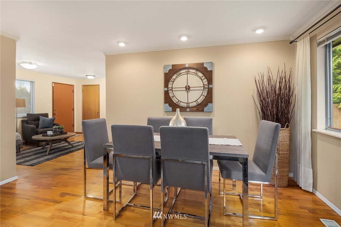 7917 196th Place Southwest Edmonds, WA 98026 - Photo 5 of 23 Gallery Image 5
