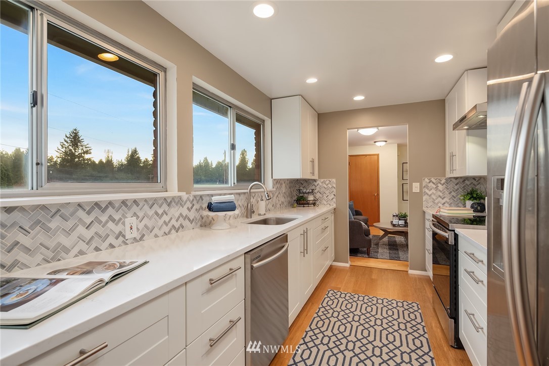 7917 196th Place Southwest Edmonds, WA 98026 - Photo 8 of 23 Gallery Image 8