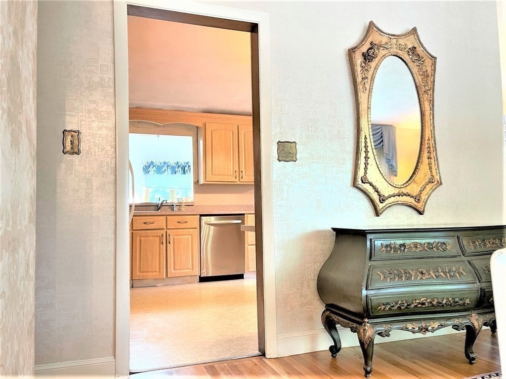 91 Hoitt Road Belmont, MA 02478 - Photo 8 of 41 Gallery Image 8