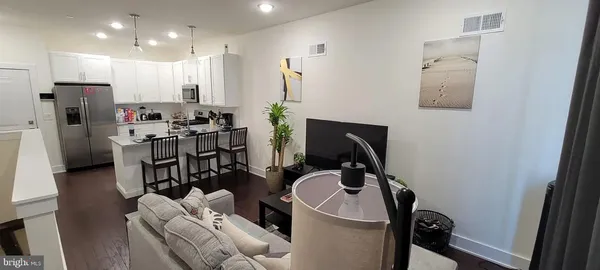 $1,699 | 512 West Montgomery Avenue, Unit 2, Philadelphia, PA 19122