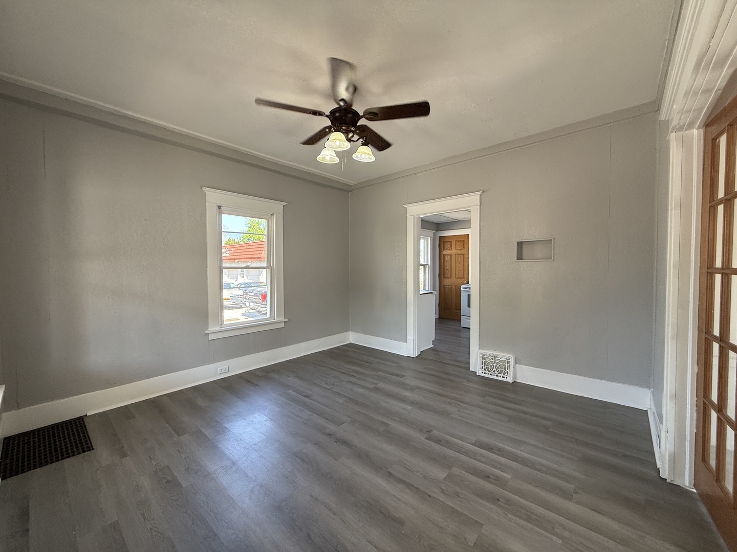 4315 4th Avenue Moline, IL 61265 - Photo 2 of 15