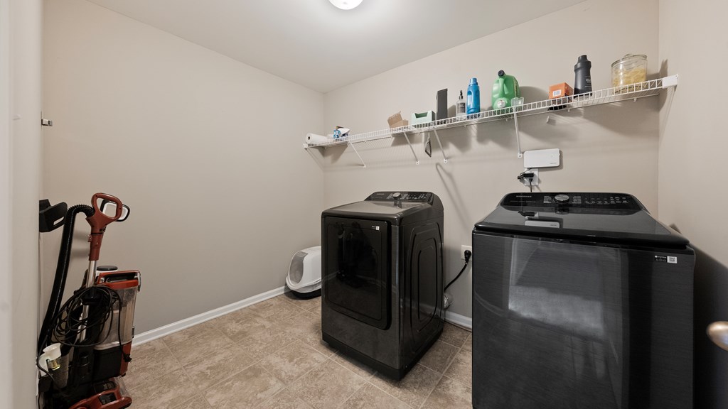 138 Cedar Way Hamilton, GA 31811 - Photo 28 of 40 Upstairs Laundry
