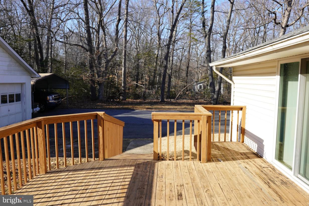8965 Riverside Road Nanjemoy, MD 20662 - Photo 6 of 40 Deck on back of house