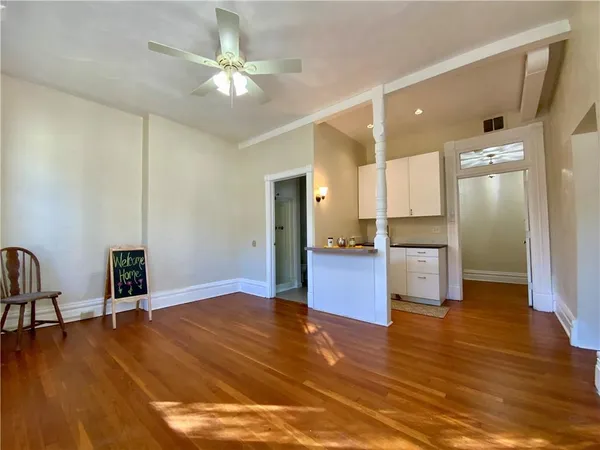 $2,100 | 87 1/2 Steuben Street, Pittsburgh, PA 15220