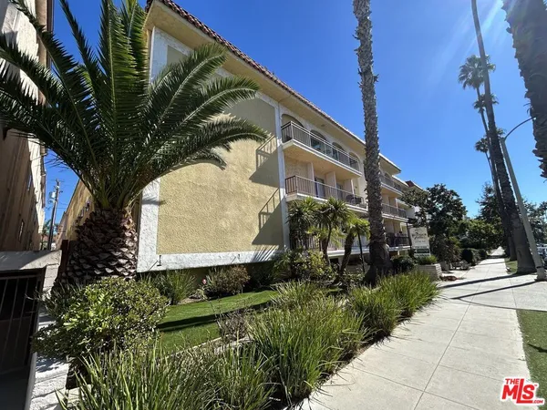 $4,150 | 1033 6th Street, Unit 203, Santa Monica, CA 90403
