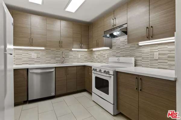 $4,150 | 1033 6th Street, Unit 203, Santa Monica, CA 90403