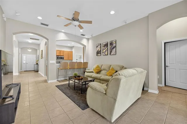 $425,000 | 424 Down Pine Drive, Seffner, FL 33584