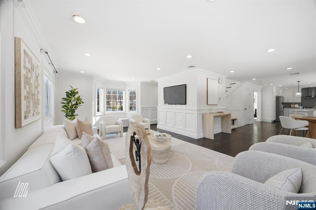 39 Drury Lane Demarest, NJ 07627 - Photo 15 of 45