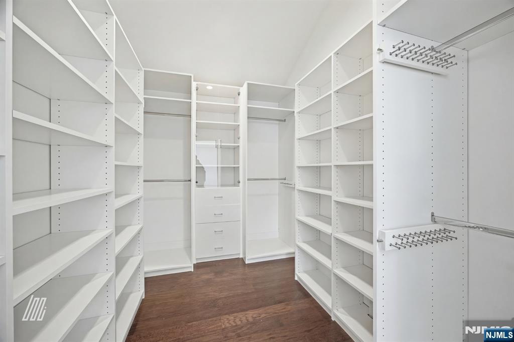 39 Drury Lane Demarest, NJ 07627 - Photo 23 of 45