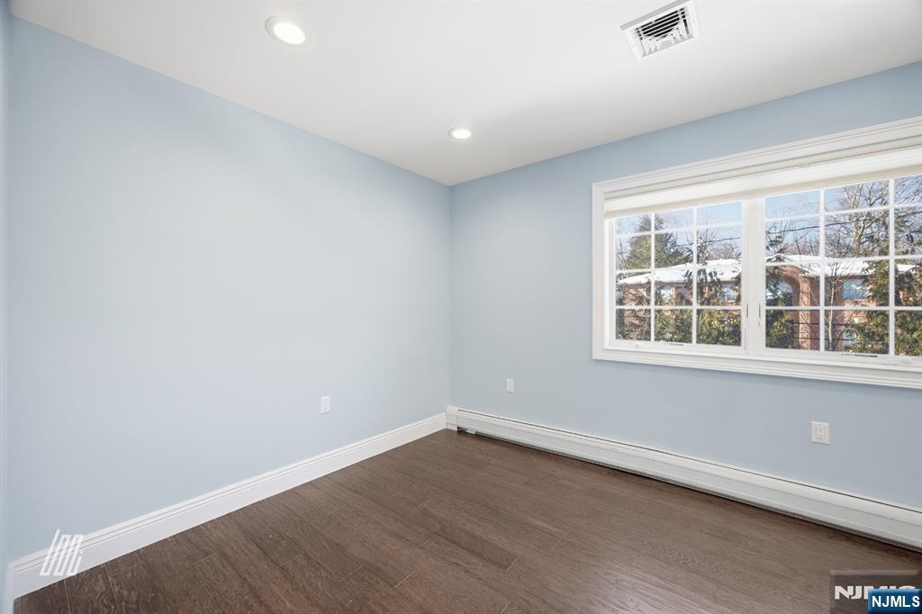 39 Drury Lane Demarest, NJ 07627 - Photo 27 of 45