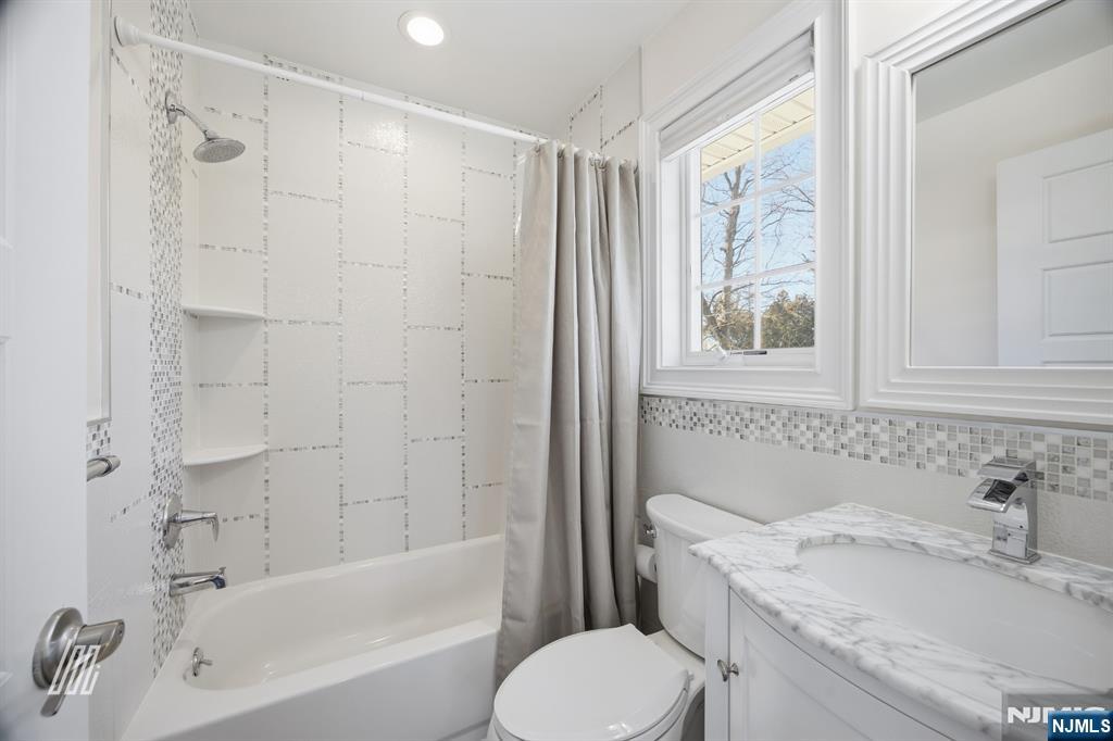 39 Drury Lane Demarest, NJ 07627 - Photo 36 of 45