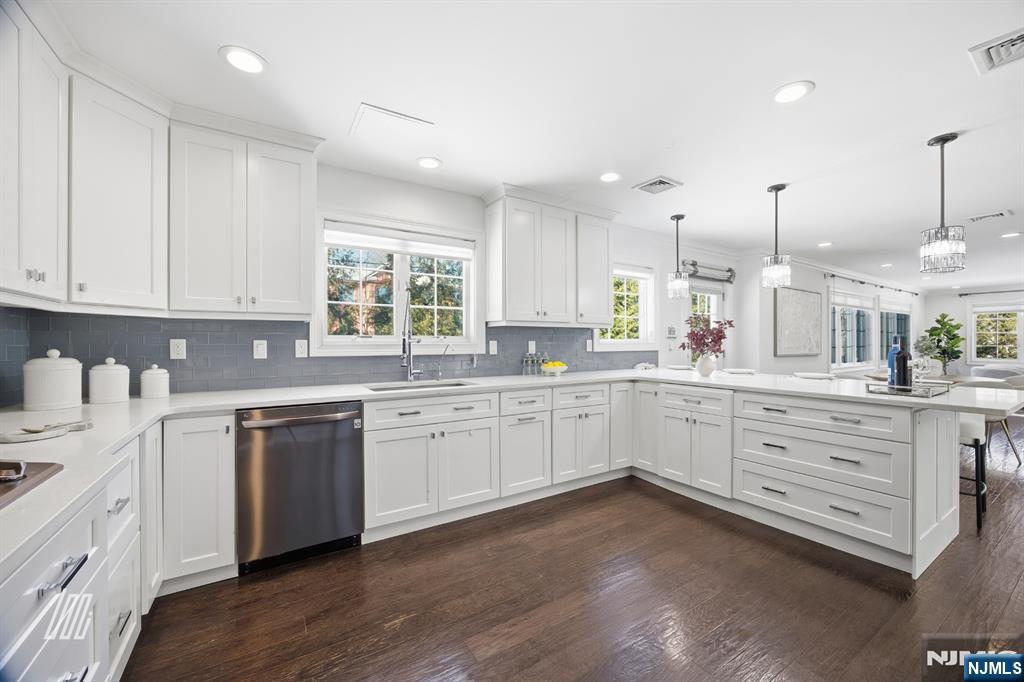 39 Drury Lane Demarest, NJ 07627 - Photo 8 of 45